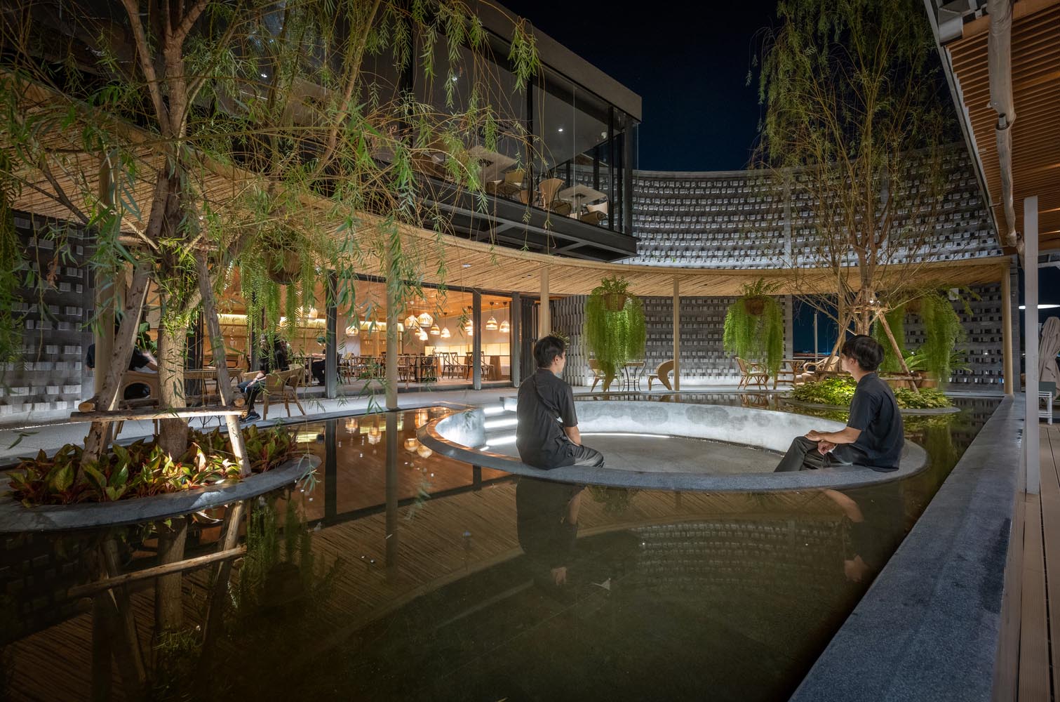 Looklen Architects,餐厅设计,Baan Nhuer Nham Restaurant,泰国,餐厅设计案例,国外餐厅设计,餐厅设计方案,花园餐厅,休闲餐厅