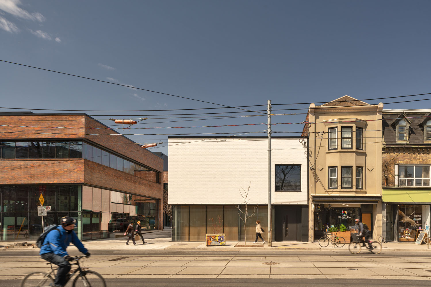 Omar Gandhi Architect,餐厅设计案例,家具展厅设计,海鲜酒吧&餐厅,加拿大,餐厅设计,酒吧设计,海鲜餐厅设计,酒吧设计案例,日式风格餐厅设计