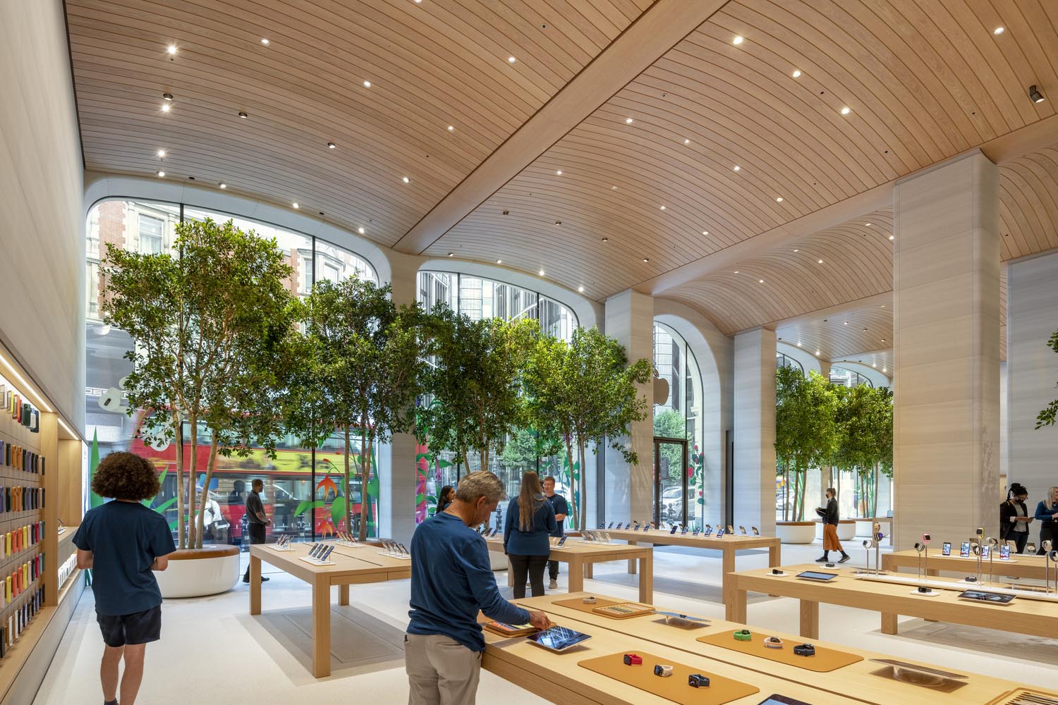 Foster + Partners,苹果伦敦布朗普顿路店,苹果零售店设计,Apple Store,福斯特建筑事务所,苹果体验店店,英国,伦敦