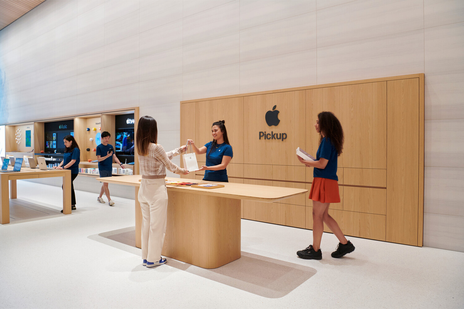 Foster + Partners,苹果伦敦布朗普顿路店,苹果零售店设计,Apple Store,福斯特建筑事务所,苹果体验店店,英国,伦敦