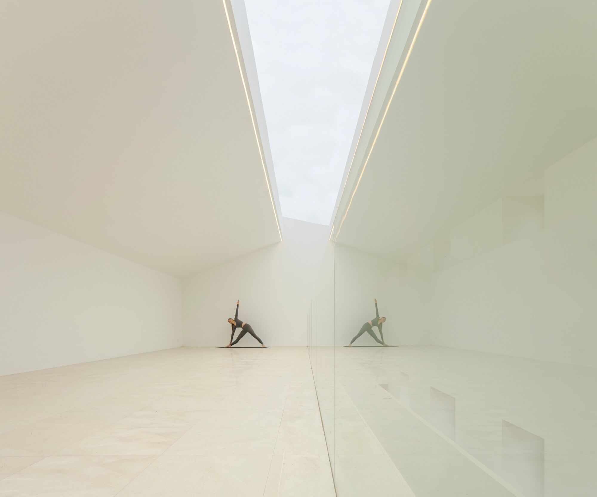 别墅设计,别墅设计案例,Fran Silvestre Arquitectos,西班牙,国外别墅设计案例,巴伦西亚,白色别墅,极简主义,极简风格