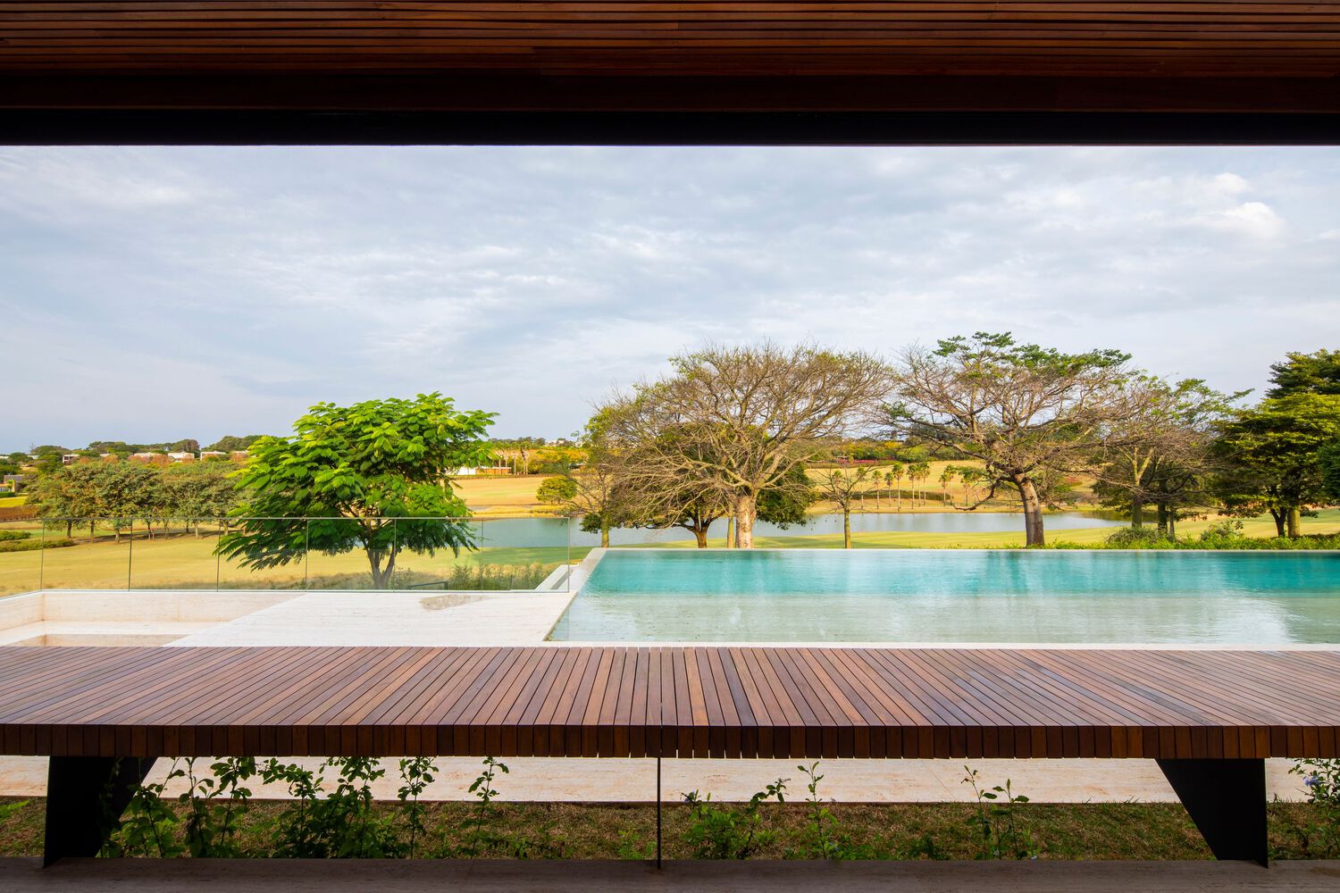 别墅设计,景观别墅设计,Felipe Caboclo Arquitetura,国外别墅设计案例,巴西,940㎡,别墅泳池
