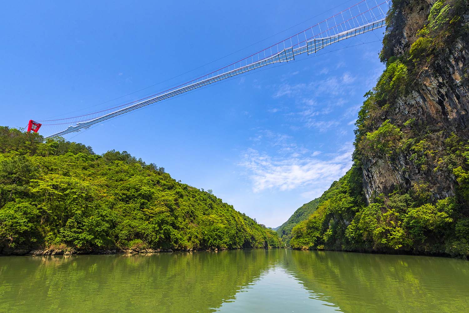 景观设计,旅游区景观设计,连州三峡旅游区景观步行玻璃桥工程,连州三峡旅游区景观步行玻璃桥,三峡旅游度假区景观步行玻璃桥，湟川三峡旅游度假区景观步行玻璃桥，浙江大学建筑设计研究院,浙大建筑设计研究院,浙大设计研究院,项目投稿