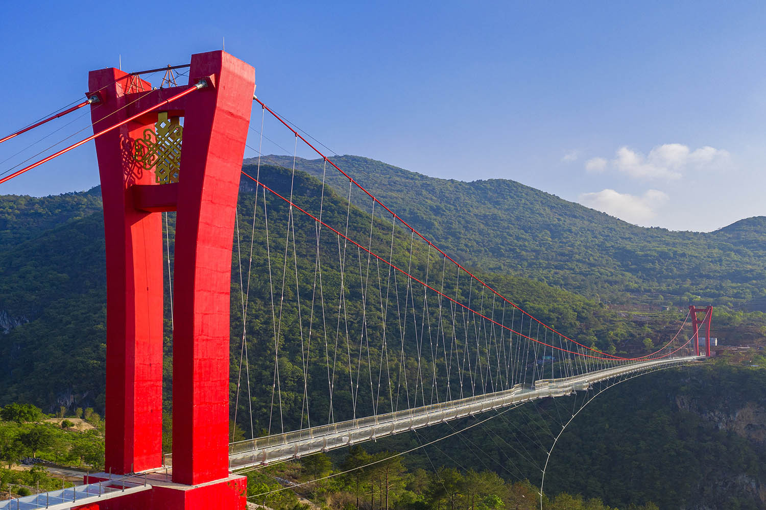 景观设计,旅游区景观设计,连州三峡旅游区景观步行玻璃桥工程,连州三峡旅游区景观步行玻璃桥,三峡旅游度假区景观步行玻璃桥，湟川三峡旅游度假区景观步行玻璃桥，浙江大学建筑设计研究院,浙大建筑设计研究院,浙大设计研究院,项目投稿