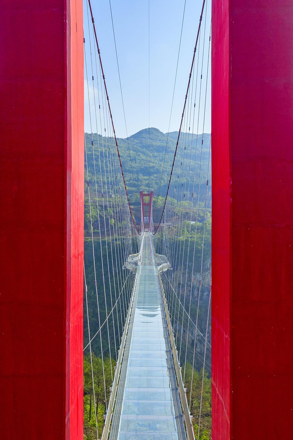 景观设计,旅游区景观设计,连州三峡旅游区景观步行玻璃桥工程,连州三峡旅游区景观步行玻璃桥,三峡旅游度假区景观步行玻璃桥，湟川三峡旅游度假区景观步行玻璃桥，浙江大学建筑设计研究院,浙大建筑设计研究院,浙大设计研究院,项目投稿