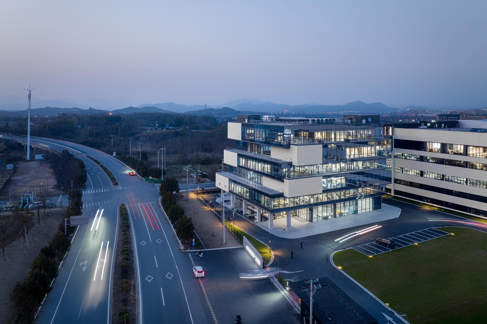 零壹城市建筑事务所,零壹城市设计,LYCS Architecture,科尔卡诺总部办公空间,总部办公室设计案例,卡诺办公家具,办公家具展厅