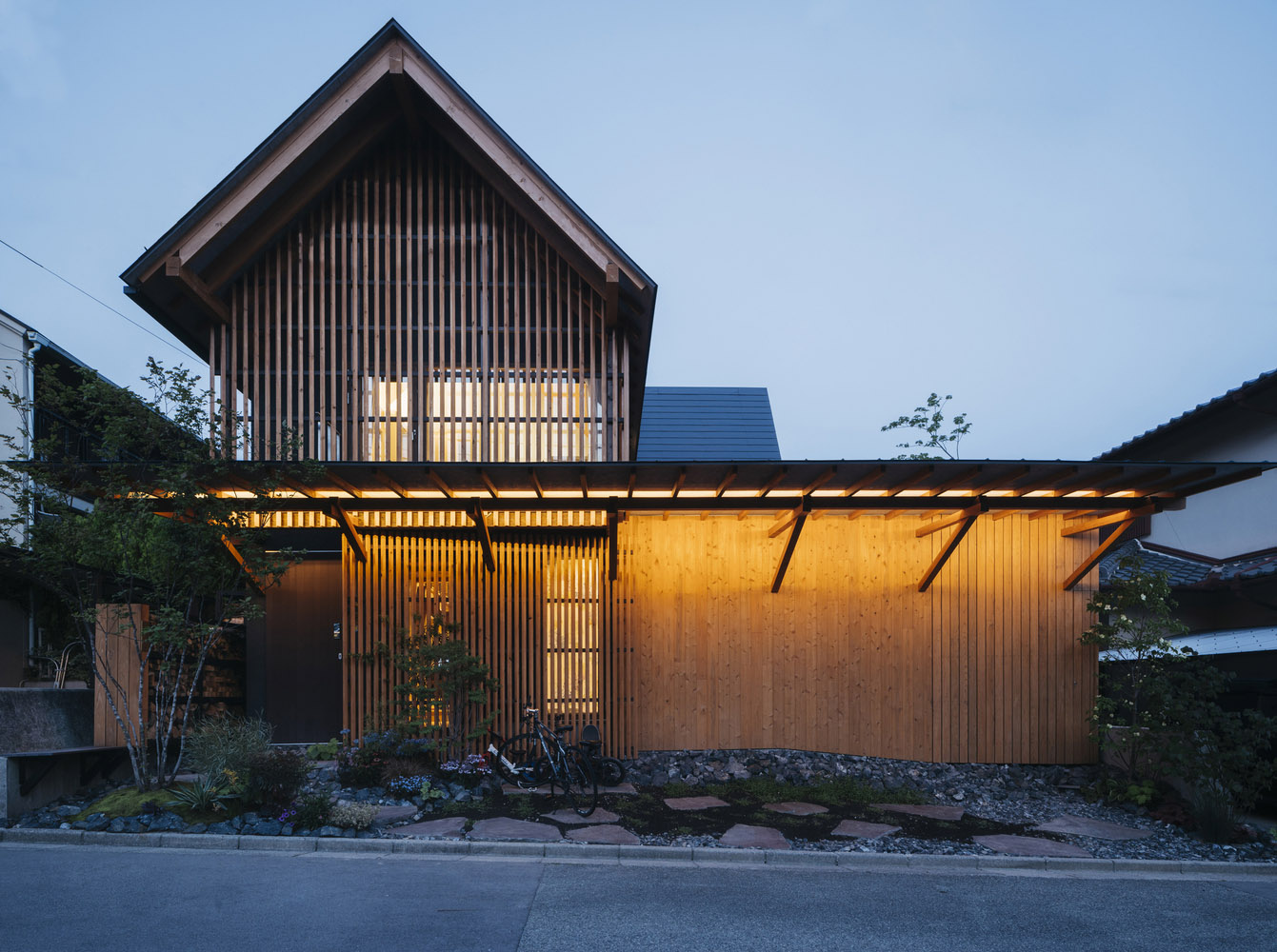 日式住宅设计,住宅设计案例,Atsushi Kawanishi Architects,日本,130㎡,原木风,日式侘寂庭院住宅,侘寂