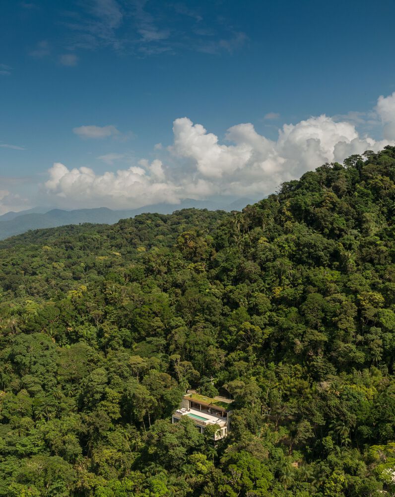 住宅设计,别墅设计案例,Studio Arthur Casas,巴西,原木色,全开放式布局,国外住宅设计案例,947㎡,海景别墅,森林景观别墅