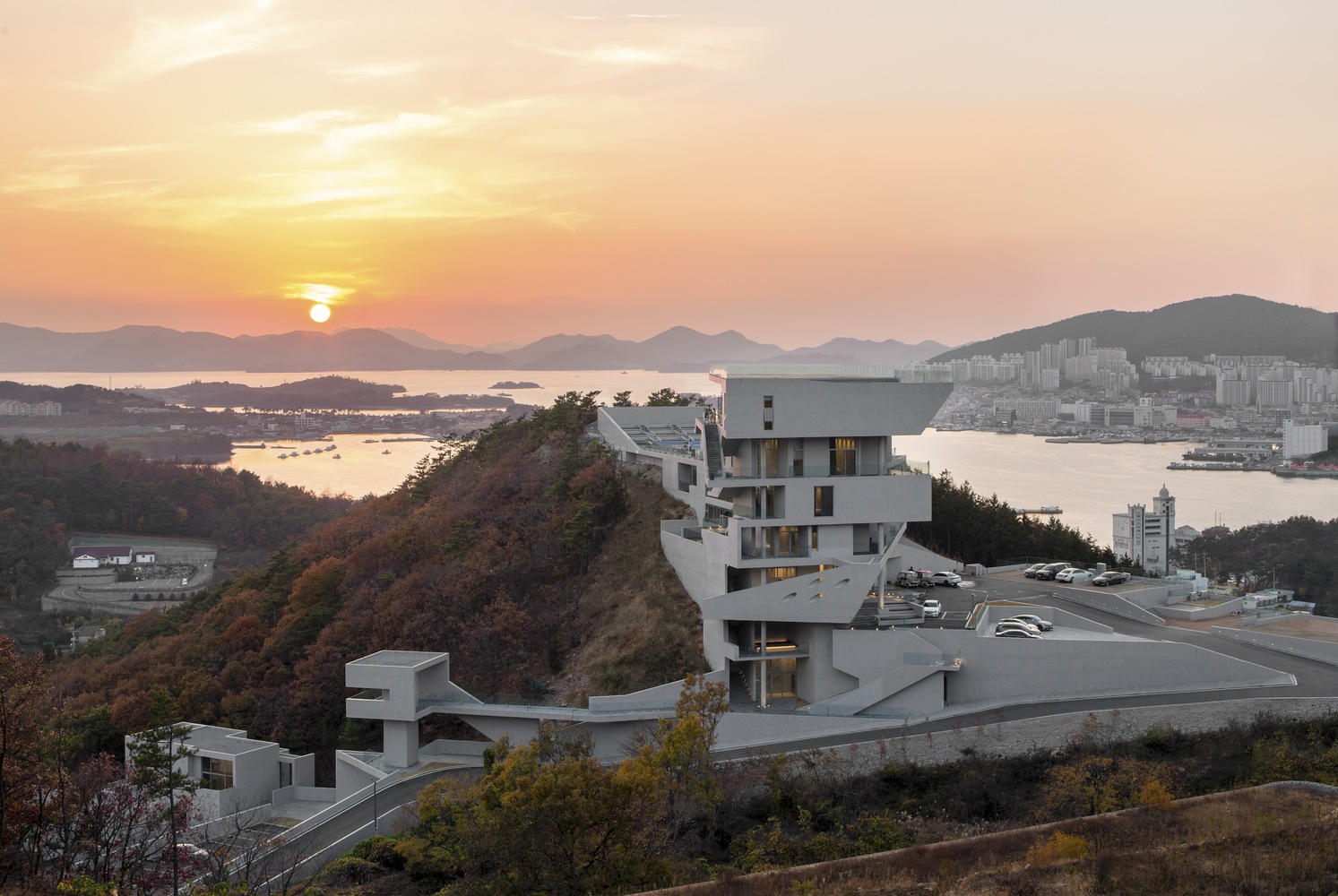 IDMM Architects,韩国,精品酒店,度假酒店,酒店设计案例,国外酒店设计,度假酒店设计方案,FORT & PORT精品酒店,韩国精品酒店