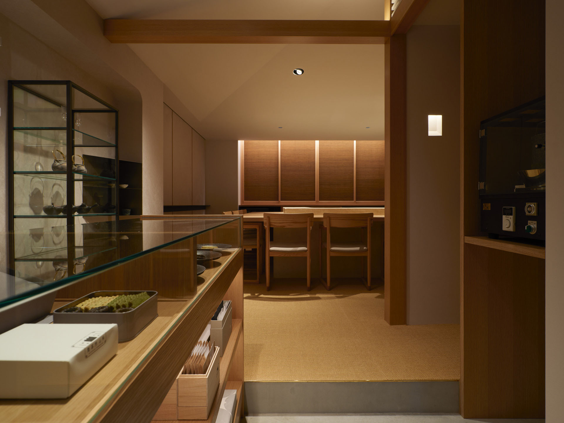 Takasu Gaku Design and Associates,高须学设计事务所,茶寮店设计案例,日料店设计方案,休闲餐厅设计,日料店设计,日本,福冈,山科茶寮,日式甜点,日本茶寮店